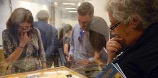 Un libro y una exposición recuerdan al farmacéutico valenciano inventor del Trinaranjus