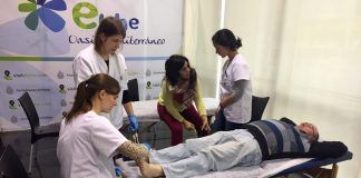 Alumnos de Enfermería del CEU realizan pruebas gratuitas para prevenir el pie diabético