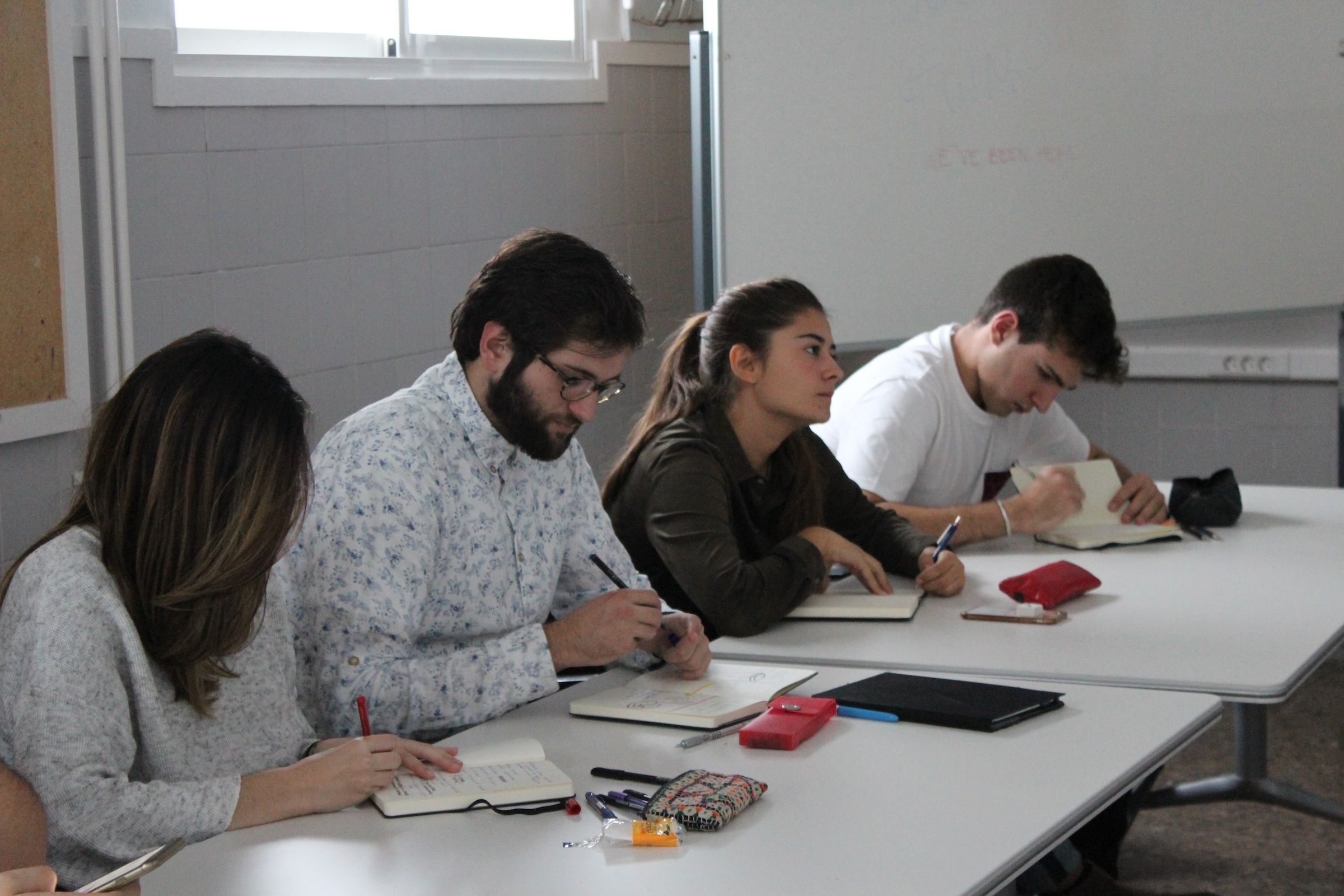 Cinco días, quince horas, una libreta… y mucha cabeza, en el workshop de creatividad de la ESET.