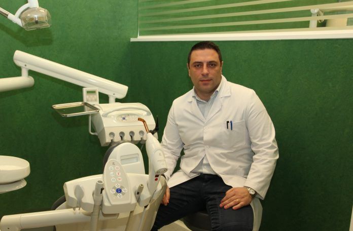 El doctor Salvatore Sauro, profesor de Dentristry de la Universidad CEU Cardenal Herrera.
