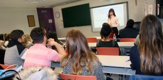 Ochenta estudiantes de Formación Profesional de Alicante conocen la oferta informativa del CEU en Elche