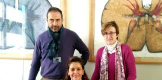 ¿Cómo influyen la personalidad y la resiliencia en la adaptación a la enfermedad de los pacientes crónicos? La profesora de la CEU-UCH María Dolores Temprado (sentada), junto a los profesores de la UJI Eladio Collado y Sonia Agut.