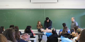 200 estudiantes de Formación Profesional asisten a unas Jornadas de Puertas Abiertas del CEU en Valencia