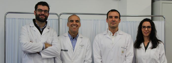 Los investigadores de la CEU-UCH Juan José Amer, Alejandro Marin-Buck, Juan Francisco Lisón y Gemma Bivia, miembros del equipo autor del ensayo clínico sobre uso de TENS en histeroscopias.