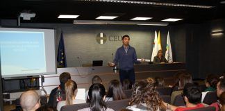 El CEU forma a los alumnos en enfermería geriátrica