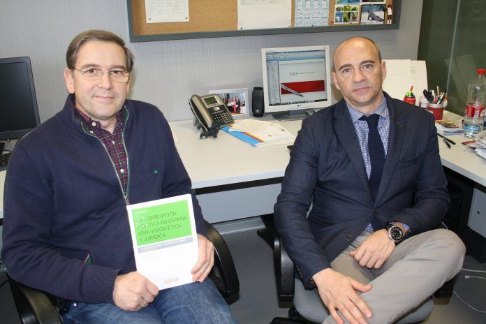 Los profesores de la UCH-CEU, Juan José García Navarro y Antonio López.