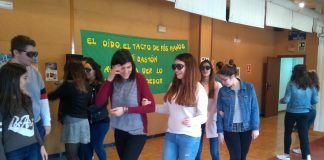 La ONCE imparte talleres sobre atención a niños con discapacidad visual a alumnos de Magisterio del CEU