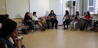 Estudiantes de Magisterio de Elche reflexionan sobre la atención a los niños que sufren acoso escolar