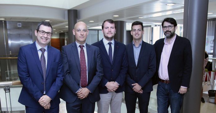 jornada-formacion-ciberseguridad-ceu-uch-1 Los expertos Juan Pardo (CEU), Carlos López Cañas (ISACA), Álvaro Alzina (URJC), Raúl Prieto (Nunsys) y Javier García González (CEU), en la Jornada sobre formación en ciberseguridad, celebrada en el CEU-UCH.