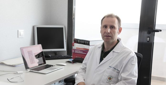 El coordinador de Medicine de la Universidad CEU Cardenal Herrera, Juan Carlos Frías, miembro del equipo investigador.