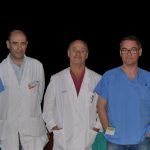 La Cátedra de Neurociencias CEU-Fundación NISA y el Hospital Universitario de la Ribera, premiados por la Sociedad Española de Neurocirugía En el centro, el doctor Piquer junto a los investigadores de la Cátedra de Neurociencias CEU-NISA y el Hospital de la Ribera autores del estudio premiado por la SENEC.