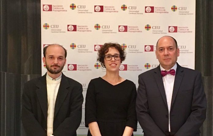 Marta Lluesma junto a sus directores de tesis: Sergio Murgui (UV) y José Vicente Carmona (CEU-UCH).