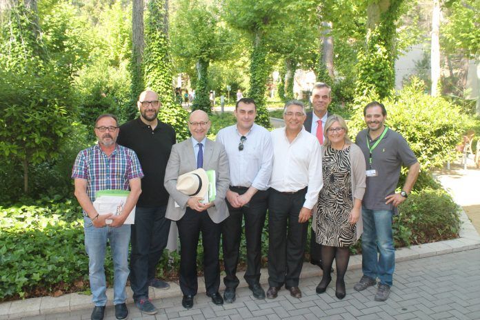 congreso-fauna-silvestre-1 Miembros del GEEFSM y del CEU-UCH, en el encuentro de investigadores celebrado en Cofrentes. Foto: ICOVV.