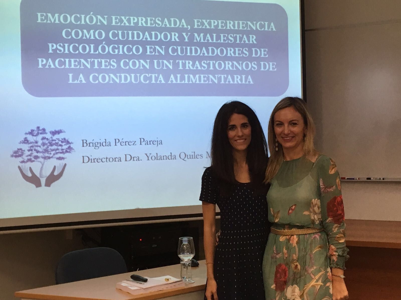 Brígida Pérez y Yolanda Quiles, autora y directora de la tesis sobre cuidadores de pacientes con trastornos de conducta alimentaria.