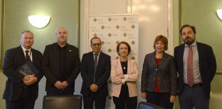 Enrique Soriano (CVMC) inaugura el Congreso sobre participación ciudadana en los medios de la CEU UCH Enrique Soriano, Empar Marco, la rectora de la CEU UCH Rosa Visiedo y los organizadores del Congreso EDIC, inaugurado esta mañana.