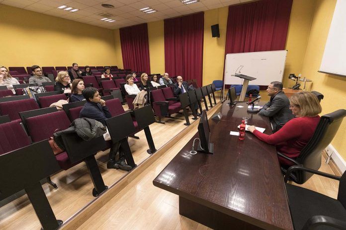 El profesor García Sánchez, invitado en la Universidad de Murcia. Foto: UMU.