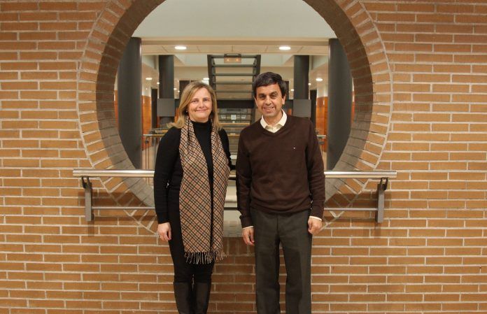 La profesora Elvira García de Torres, investigadora principal del Grupo OIMED, y el profesor Bernardino Cebrián, miembro del Grupo.