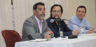 El escritor Víctor del Árbol ha intervenido en un ciclo organizado por el CEU sobre pobreza y violencia
