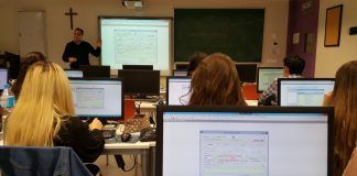 Formación práctica en contabilidad para los alumnos del CEU