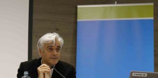El periodista Fernando de Haro imparte una charla en el Casino de Castellón invitado por la Universidad CEU Cardenal Herrera