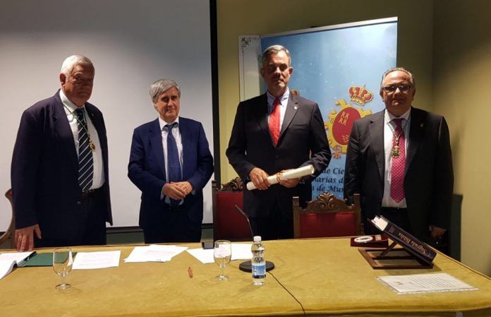santiago-vega-academia-ciencias-veterinarias-murcia-1