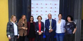 Presentan los primeros resultados del Observatorio sobre Transparencia, Gobernanza y RSC de la CEU UCH Los integrantes del Observatorio de Gobernanza, Transparencia y RSC de la Universidad CEU Cardenal Herrera, en el acto de presentación, con la rectora Rosa Visiedo.