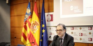 El profesor Dr. Nicolás Nogueroles, en la segunda conferencia del Dies Academicus