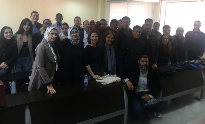 Susana Sanz, con profesores e investigadores de la Universidad Cadi Ayyad, en Marrakech.