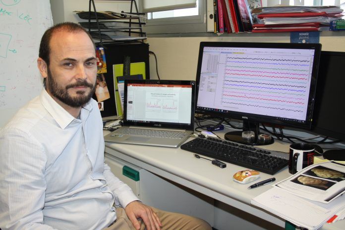 El profesor Jorge Brotons Mas, del Departamento de Ciencias Biomédicas de la Universidad CEU Cardenal Herrera en Elche, ha iniciado la colaboración con el Instituto de Neurociencias UMH-CSIC.