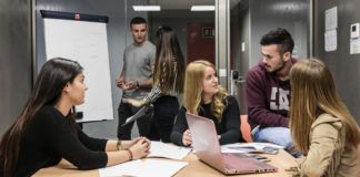 De las aulas a crear su propia empresa