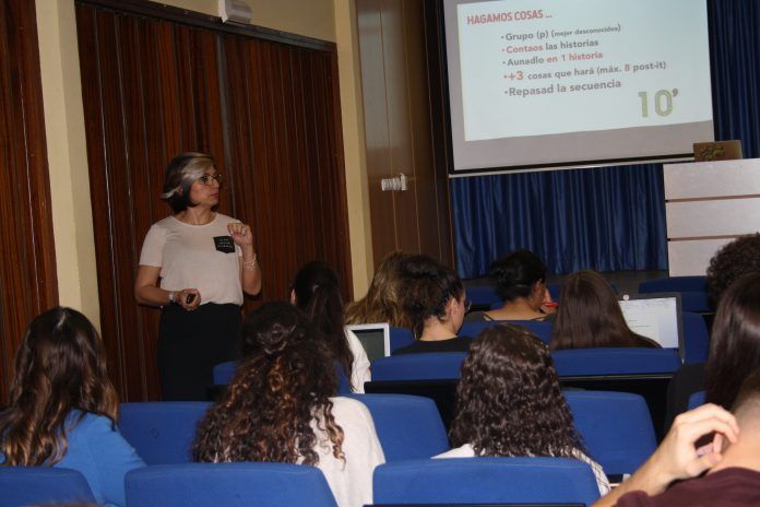 Linda Castañeda, experta en el uso educativo de las redes sociales