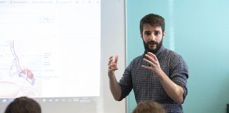 Alumnos de Medicina del CEU refuerzan sus conocimientos de cirugía a través de encuentros clínicos con profesionales