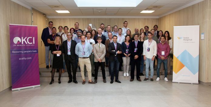 Especialistas en la jornada sobre técnicas quirúrgicas con presión negativa, en la jornada organizada por Acelity en la CEU UCH.