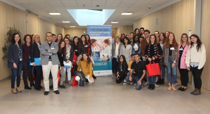 Estudiantes participantes en el IV Congreso de Bioética para Universitarios de la AEBI, que ha celebrado su cuarta ediciónen la Facultad de Ciencias de la Salud de la CEU UCH.