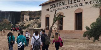 Alumnos y profesores del CEU realizan una marcha saludable en el Día Mundial de la Diabetes