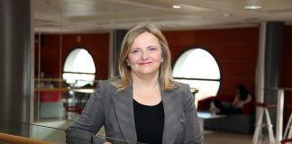 Elvira García de Torres, al frente de los investigadores internacionales en ética de la comunicación de la IAMCR La profesora de Periodismo de la CEU UCH Elvira García de Torres, co-presidenta del grupo de Ética de la Comunicación en la International Association of Mass Communication Research.