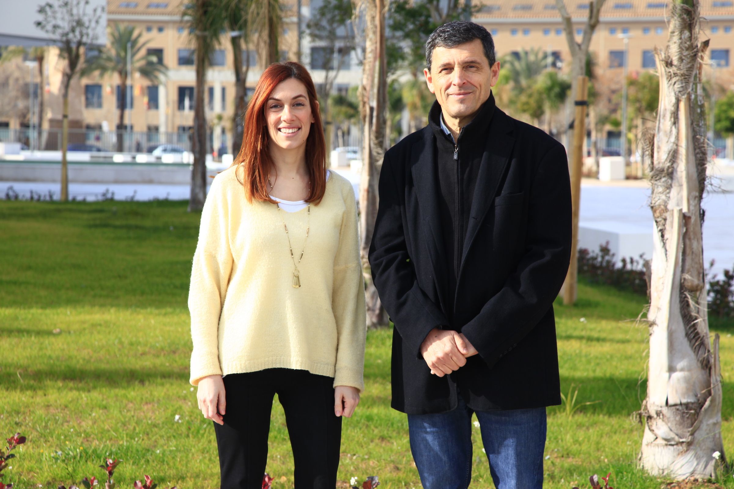 Los profesores investigadores de la Unidad de Etología y Bienestar Animal de la CEU UCH Clara Llamazares y Federico Guillén, coautores del estudio.