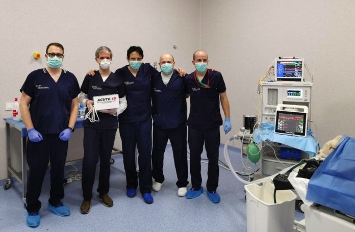 El equipo Acute-19 durante la fase de validación en modelo animal del prototipo, en el Hospital Clínico Veterinario de la Universidad CEU Cardenal Herrera de Valencia.