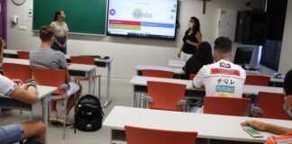 Más de 70 alumnos franceses se matriculan en primero de Fisioterapia en el CEU de Elche
