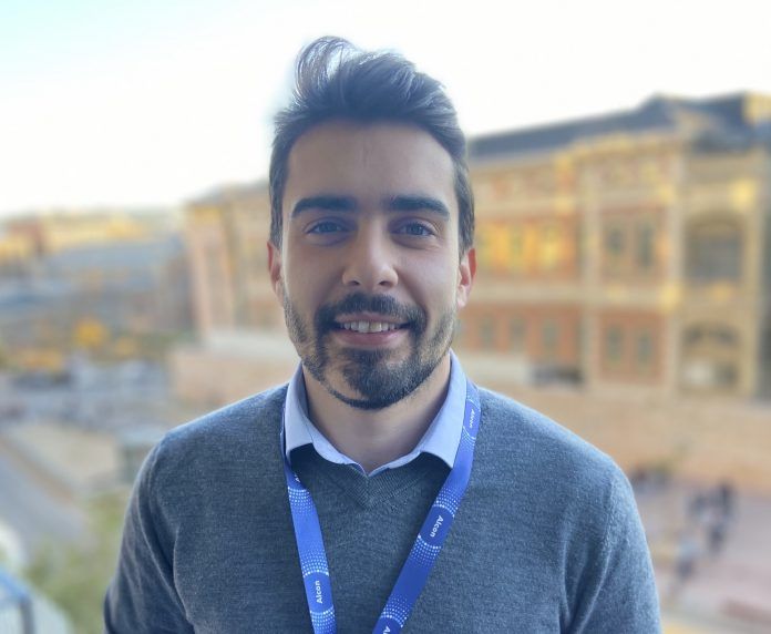 Ignacio Benlliure, gradudado en Periodismo en la CEU UCH, trabaja actualmente en el departamento de Comunicación de Alcon Healthcare.