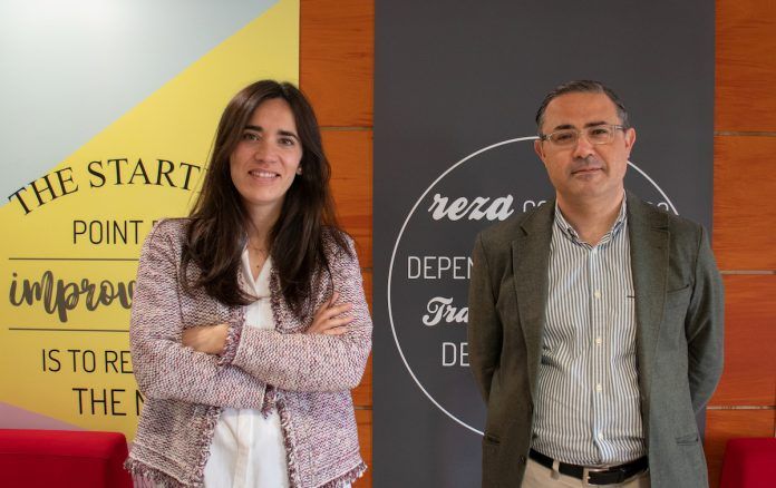 Los profesores de la CEU UCH Elena Juaristi y Emilio García Sánchez, autores del estudio “El modo de comunicar ‘malas noticias’ prenatales