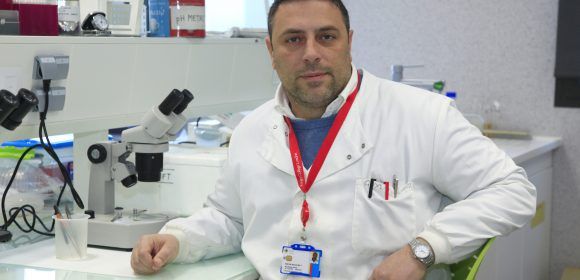 Salvatore Sauro, profesor de Odontología e investigador principal del Grupo de Biomateriales Odontológicos en al Universidad CEU Cardenal Herrera.