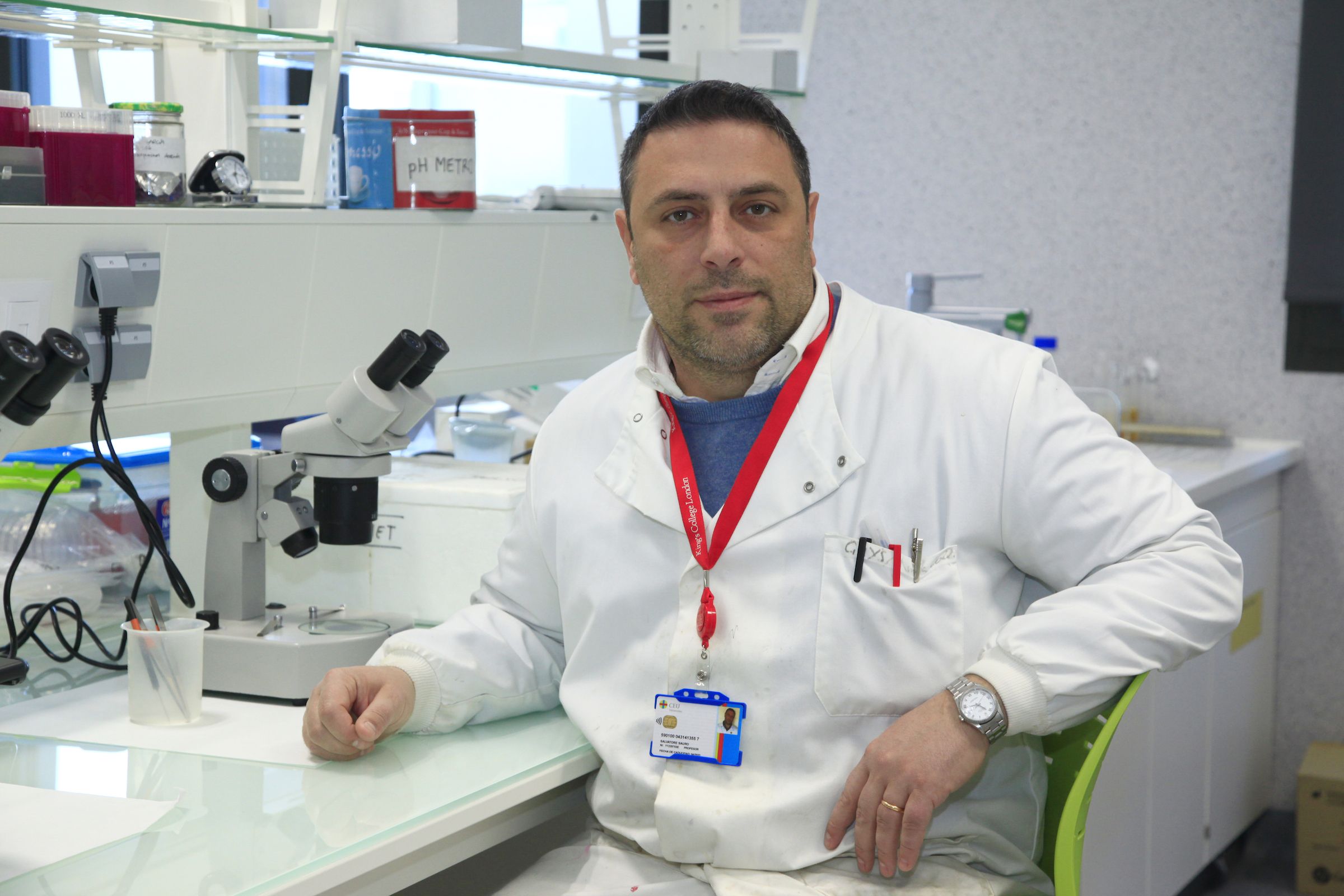 Salvatore Sauro, profesor de Odontología e investigador principal del Grupo de Biomateriales Odontológicos en al Universidad CEU Cardenal Herrera.