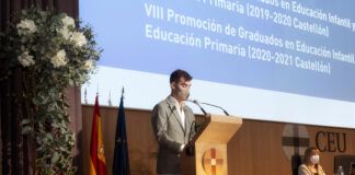 Manu Trigueros apadrina a las nuevas promociones de maestros del CEU de Castellón