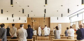 El Arzobispo bendice la capilla del Rectorado