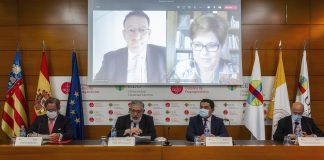 Académicos, catedráticos y juristas reflexionan sobre la tradición y el futuro de la Monarquía española