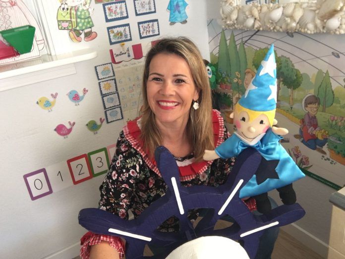 Maria-Dolores-Legidos-en-su-aula-de-Infantil-del-Colegio-Aitana-de-Elche