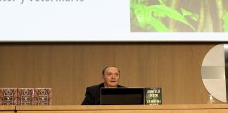 Encuentro con el escritor Gonzalo Giner, en el Día de los Veterinarios