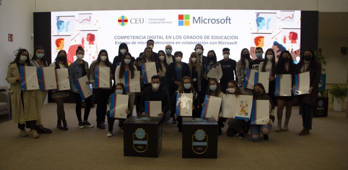 slide microcredenciales