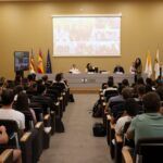 Seis odontólogos presentan a los estudiantes diferentes formas de vivir la profesión